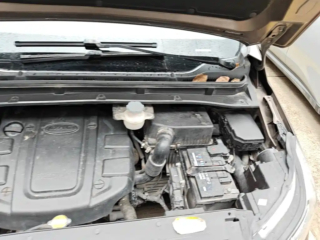JAC Motors JAC Refine R3 2019 2018 1.6L Manual Luxury Sunroof
