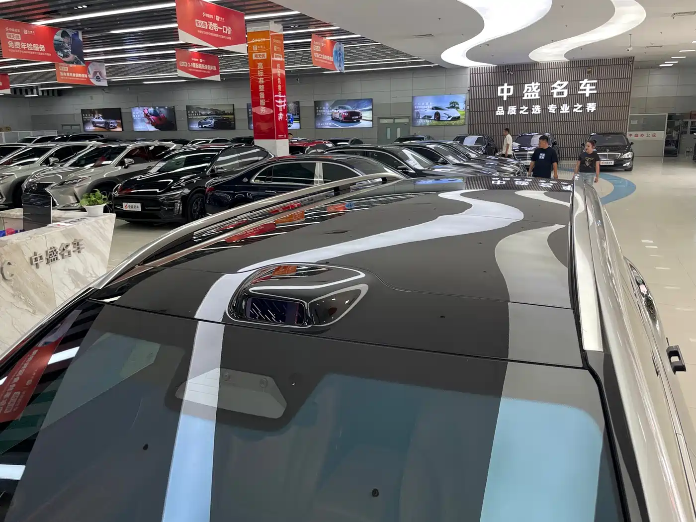 AITO Wenjie AITO M9 2024 Range Extender Max 52kWh 6-seater фото 8
