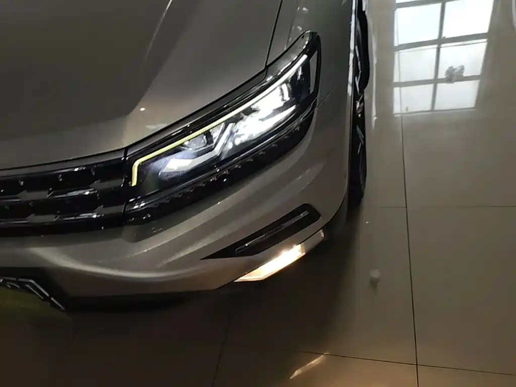 Volkswagen Tiguan L 2019 380TSI Auto AWD Smart Luxury Edition China V фото 24
