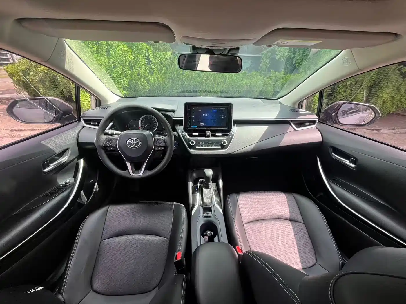 Toyota Corolla 2021 Hybrid 1.8L E-CVT Elite Edition фото 30