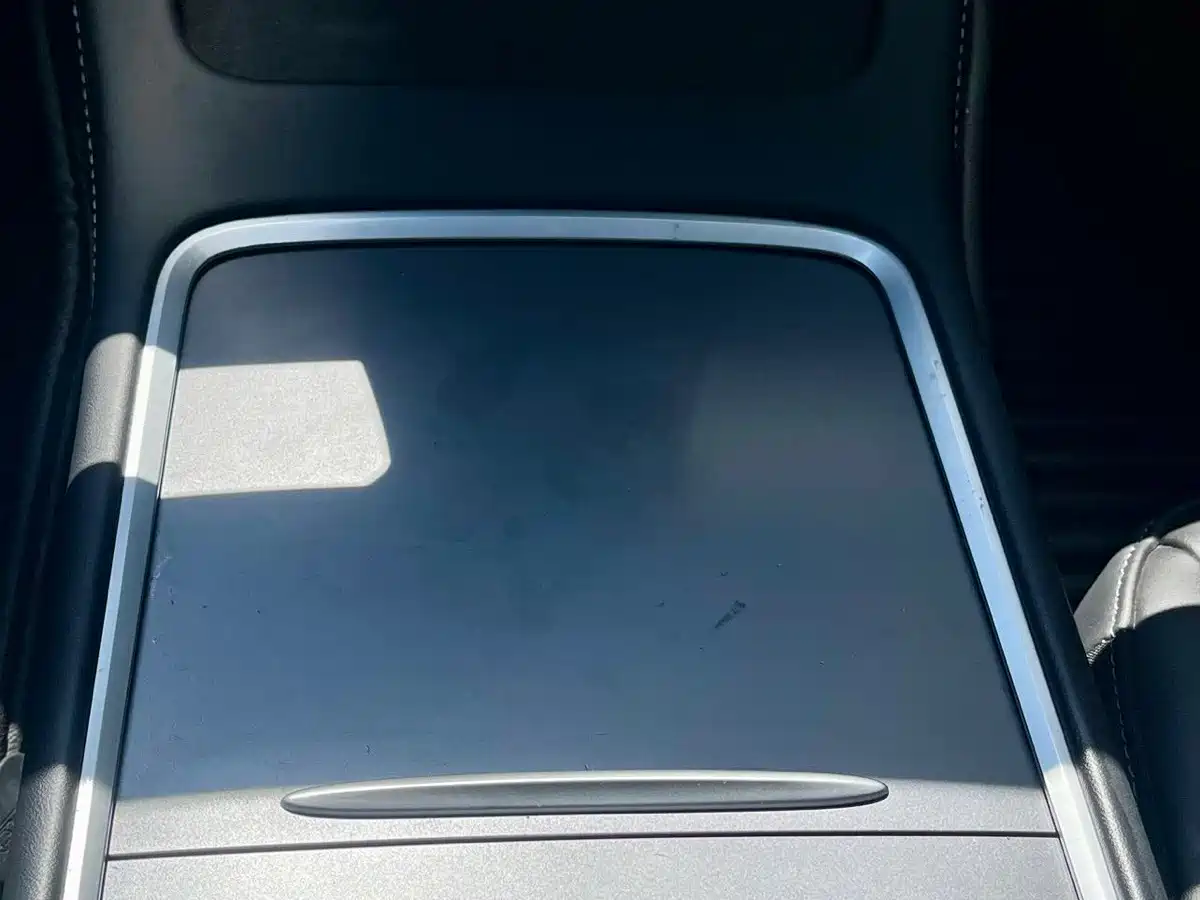 Фото 20 - Tesla Model 3