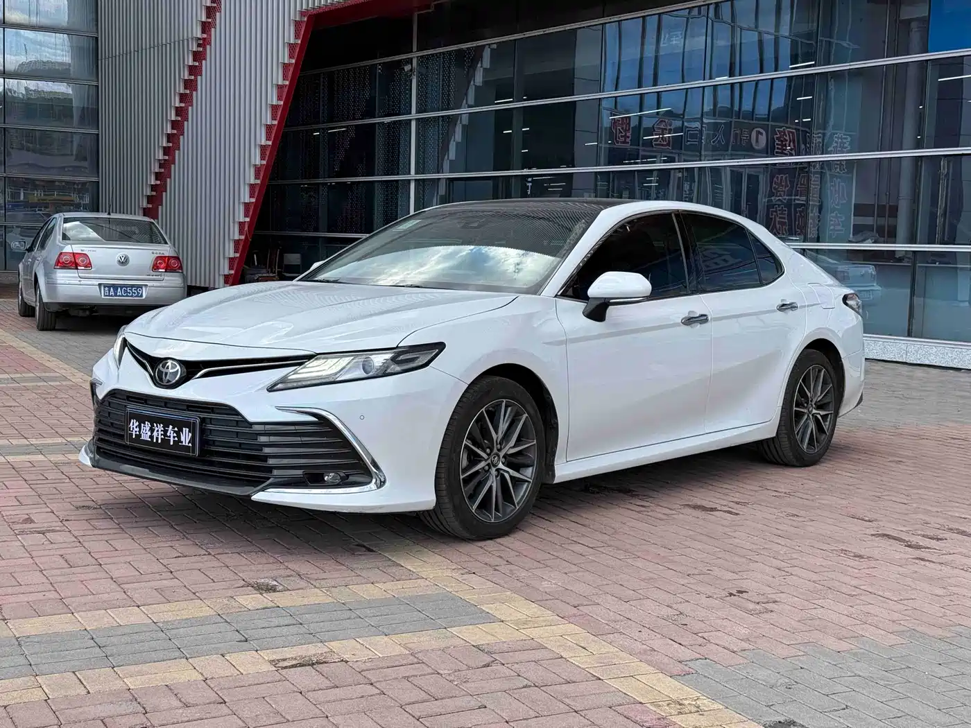 Toyota Camry 2021 2.5G Luxury Edition фото 2