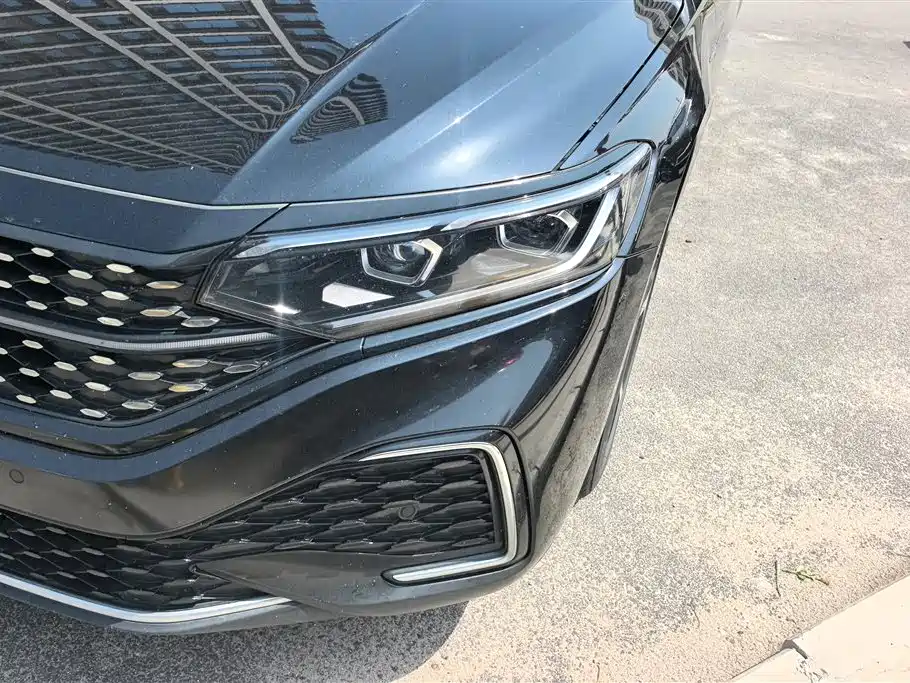 Volkswagen Passat 2025 Outstanding 380TSI Starlight Dragon Glory Edition фото 5