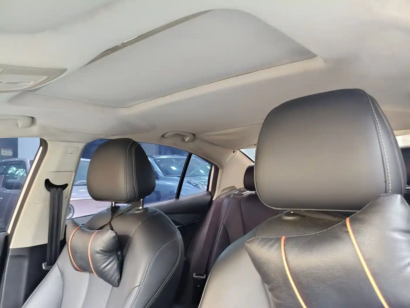 Photo 12 - Roewe i5
