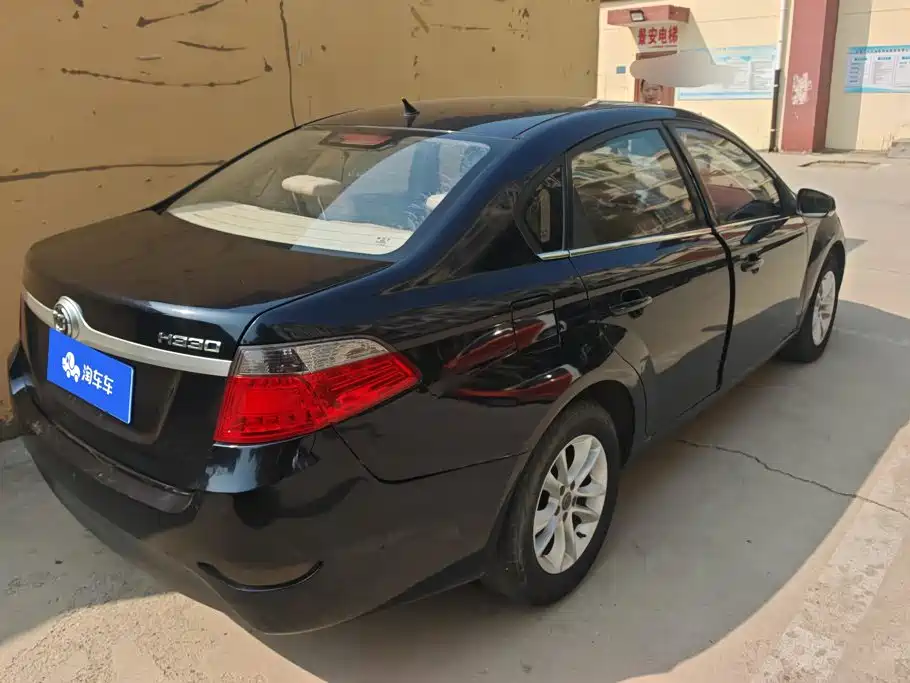 Zhonghua H330 2014 2013 1.5L Manual Comfort