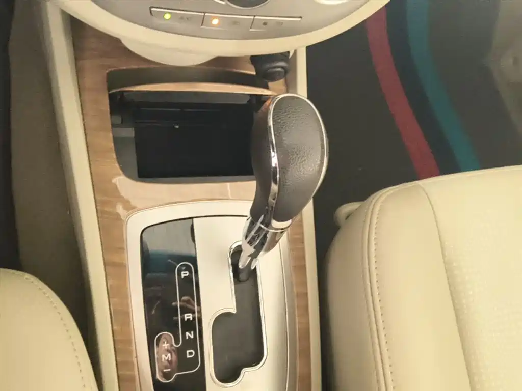 Buick Excelle 2015 1.5L Automatic Classic фото 14