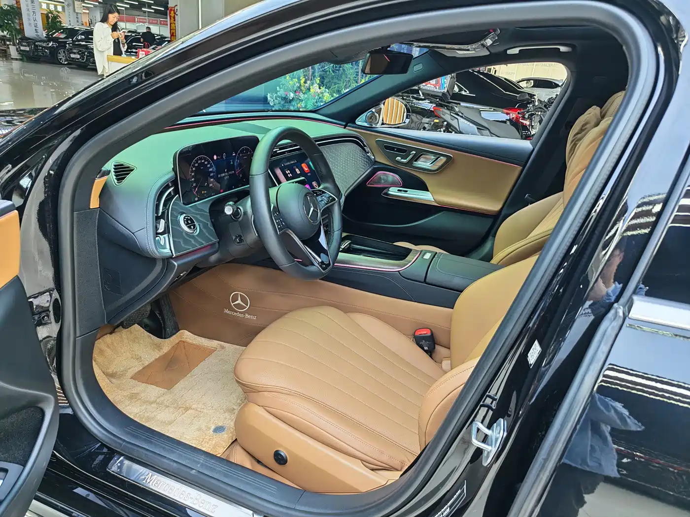 Mercedes-Benz E-Class 2024 E 300 L Fashion фото 4