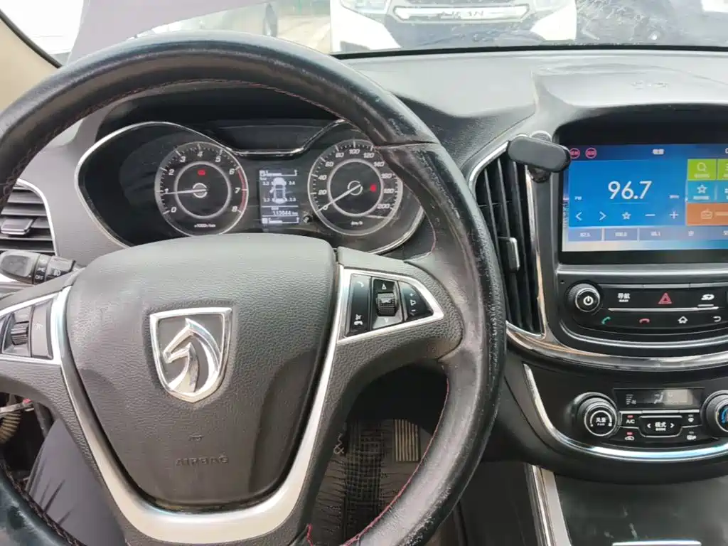 Baojun 560 2016 2015 1.8L Manual Luxury