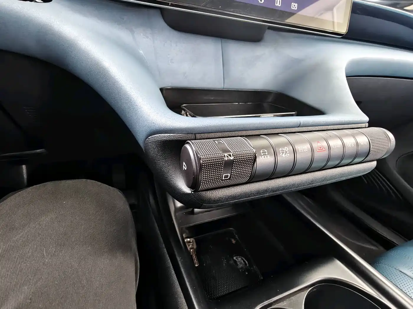 BYD Dolphin 2023 401km Knight Edition фото 23