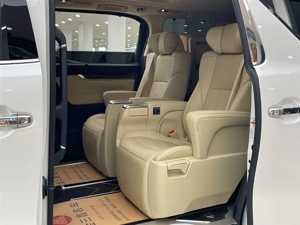 Toyota Alphard 2021 Hybrid 2.5L Luxury фото 14