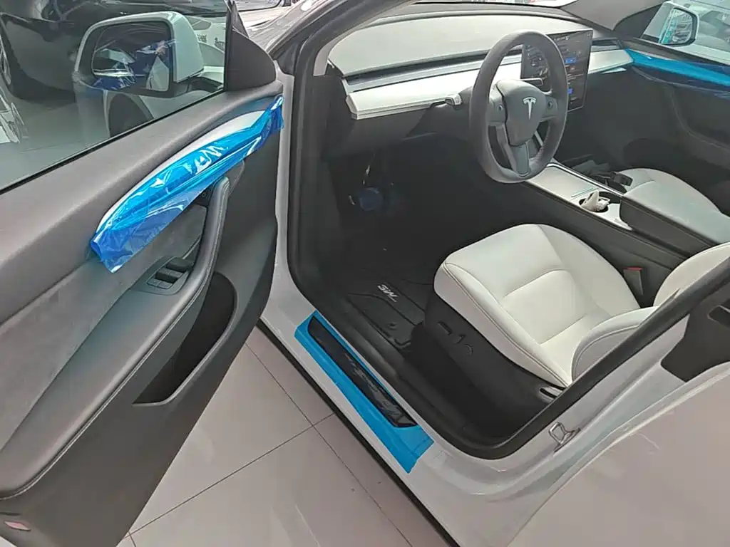 Фото 16 - Tesla Model Y