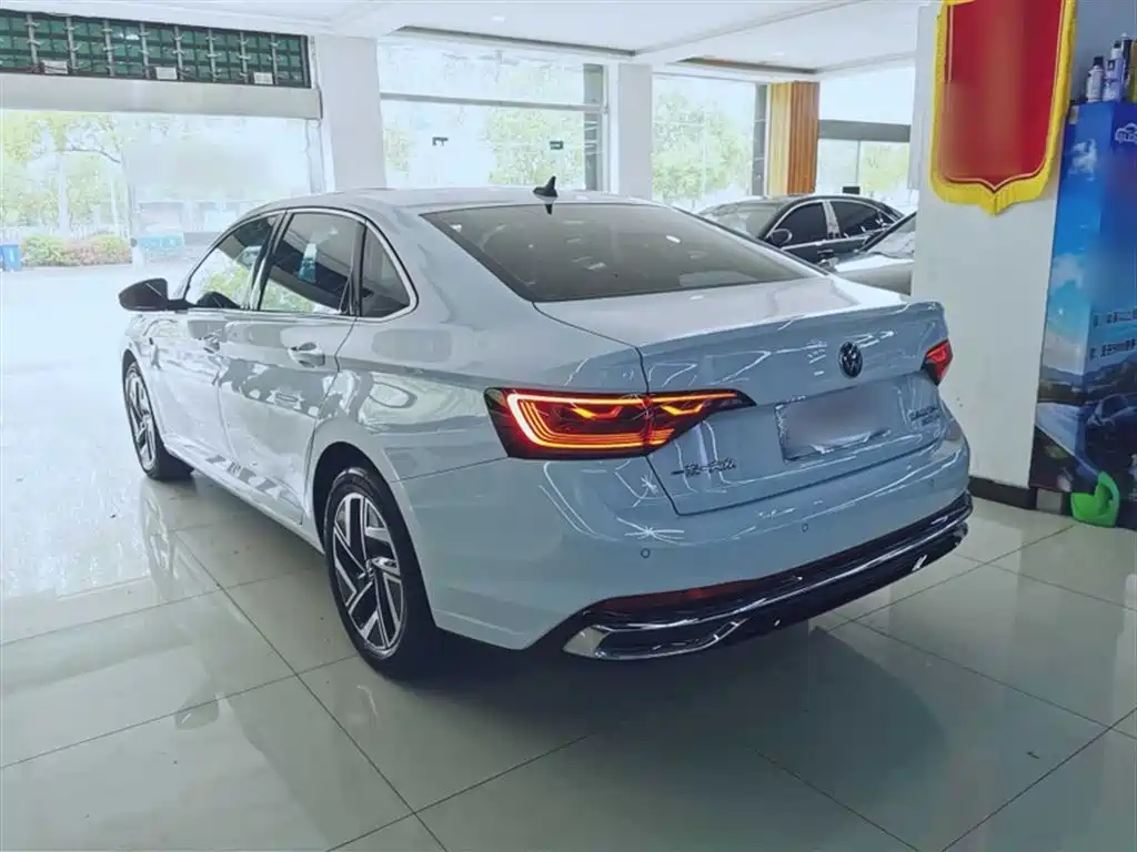 Volkswagen Sagitar 2024 300TSI DSG Surpass Edition фото 11