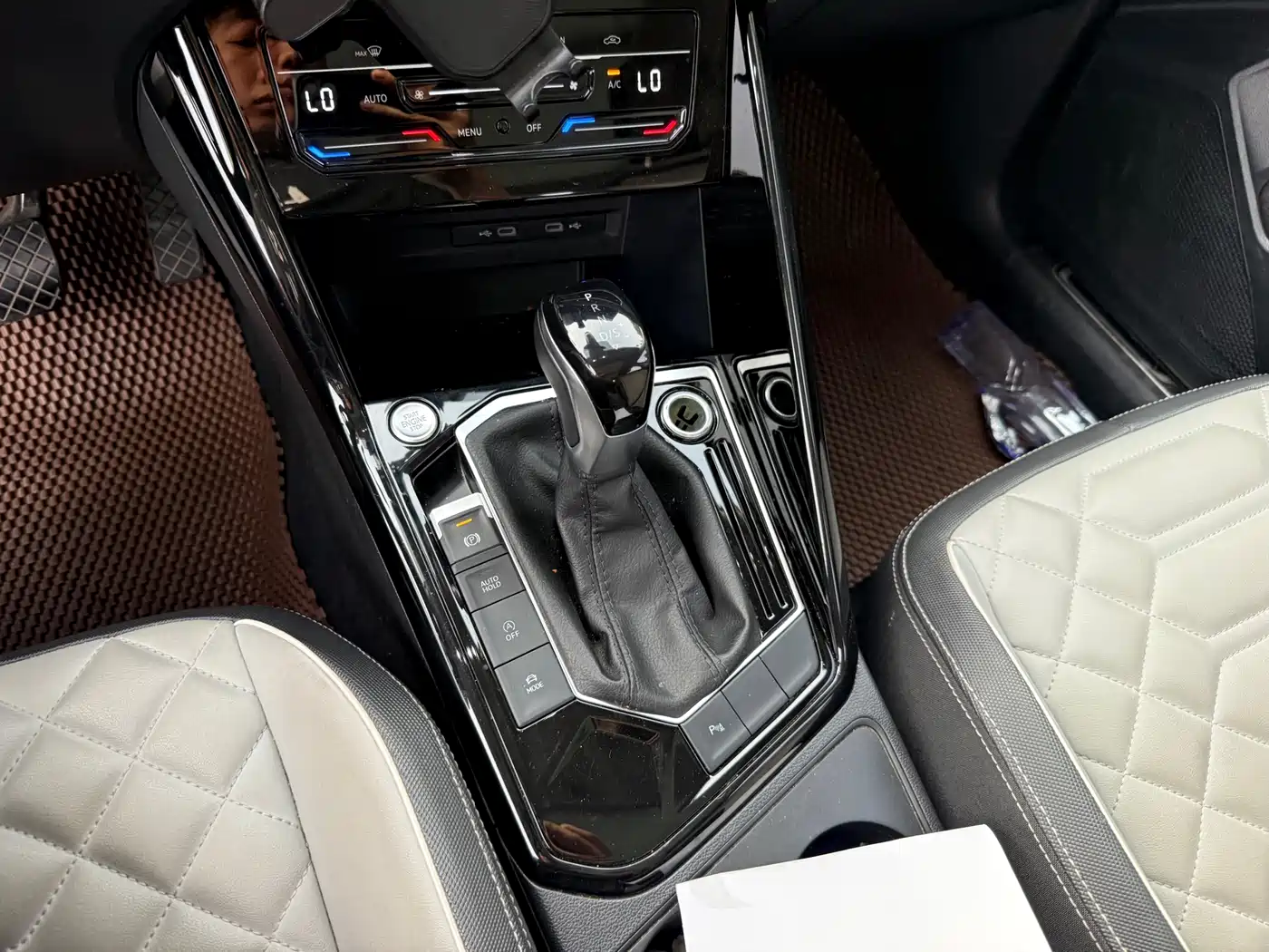Volkswagen Tayron 2023 330TSI 2WD Luxury Plus Advanced Edition фото 8