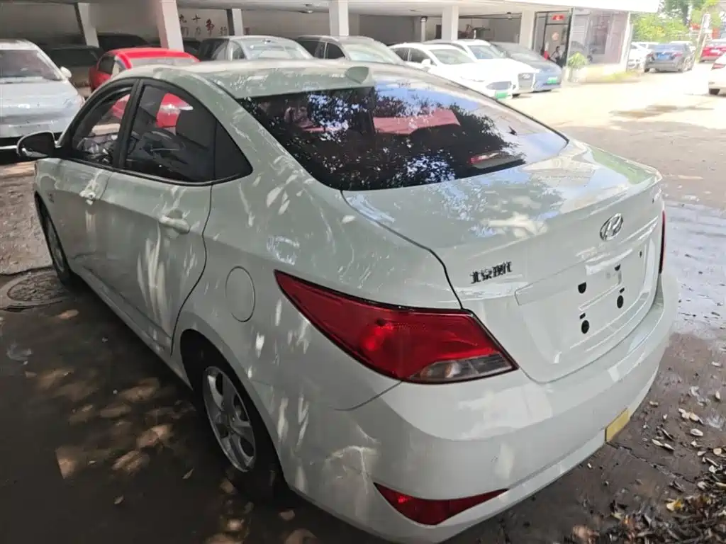 Hyundai Verna 2016 1.4L Automatic Smart GLS фото 5
