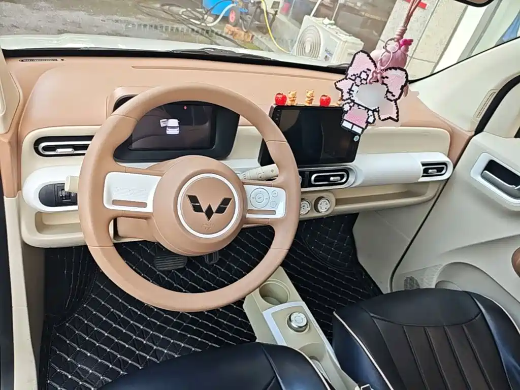 Фото 10 - Wuling Motors Hongguang MINIEV