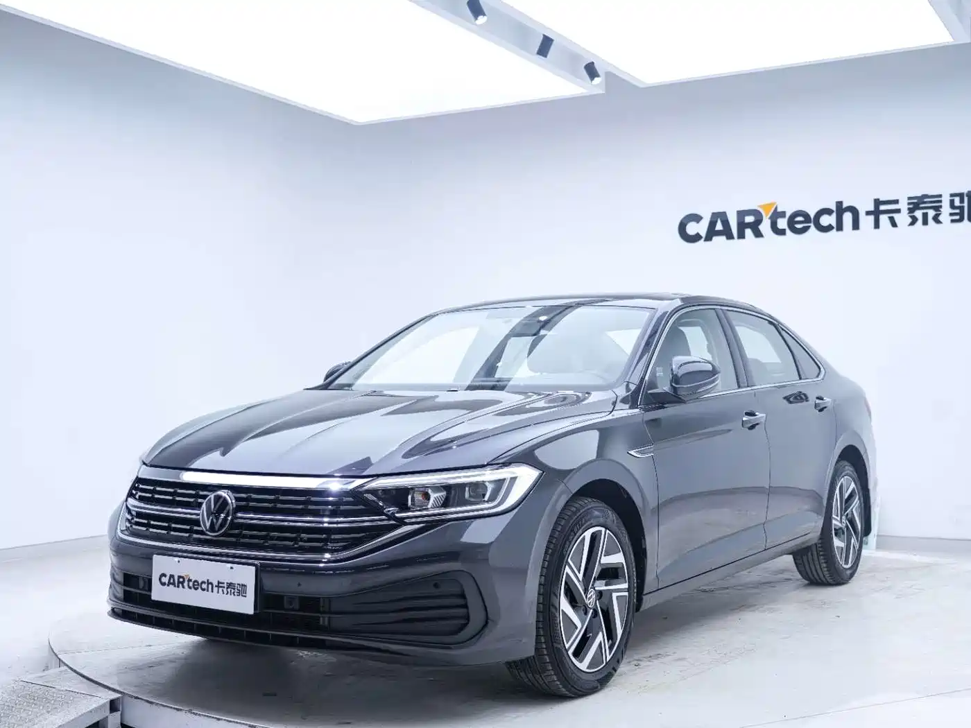 Volkswagen Sagitar 2025 Model Year 3rd Facelift 300TSI DSG Surpassing Edition фото 3