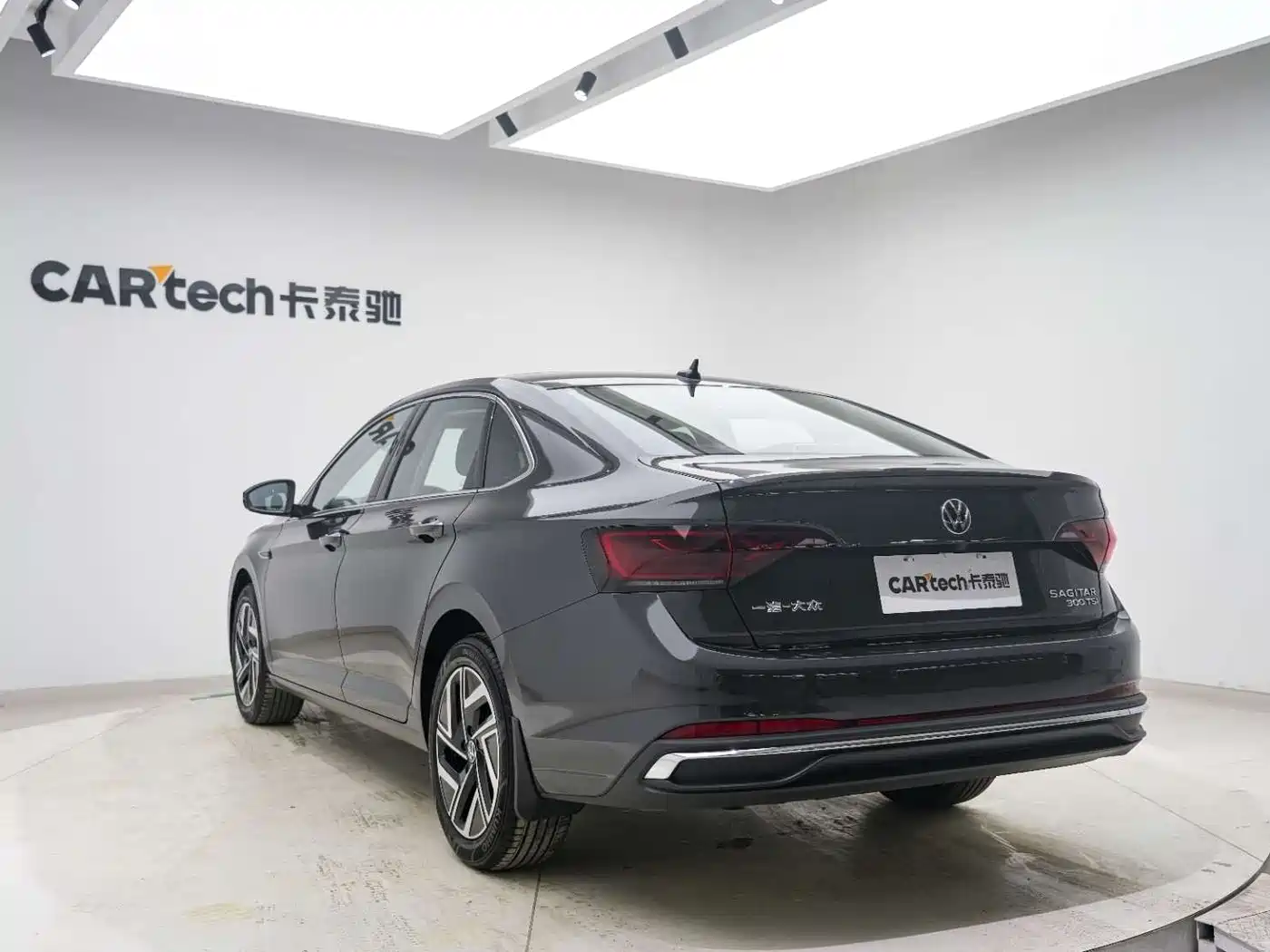 Volkswagen Sagitar 2025 Model Year 3rd Facelift 300TSI DSG Surpassing Edition фото 15