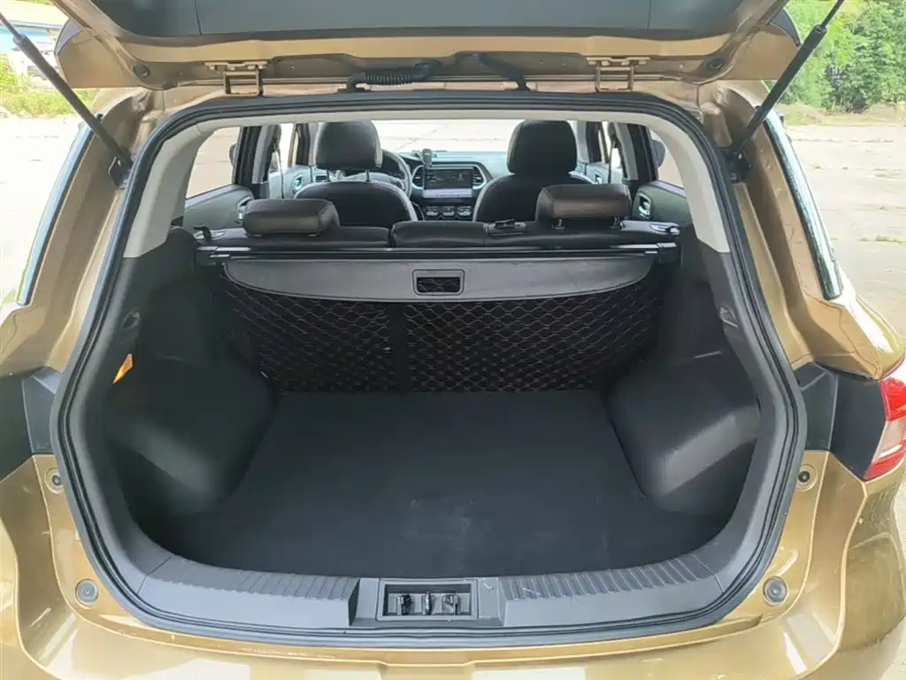 GAC Trumpchi Trumpchi GS4 2016 235T G-DCT Elite Edition фото 19