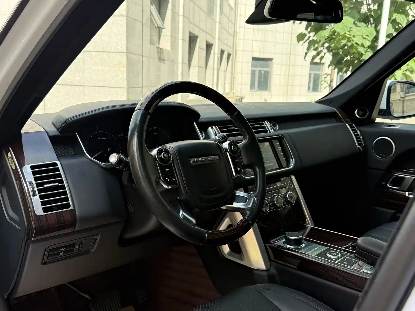 Land Rover Range Rover 2015 3.0 SC V6 Vogue фото 10