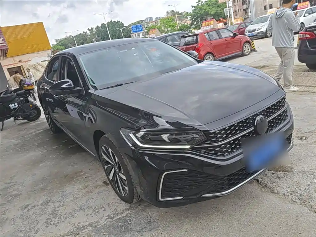 Volkswagen Passat 2022 330TSI Starlight Elite Edition фото 4