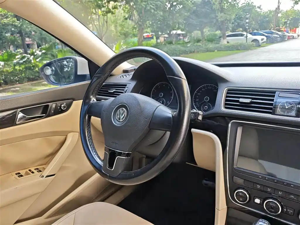 Volkswagen Passat 2011 1.8TSI DSG Honor Edition фото 10