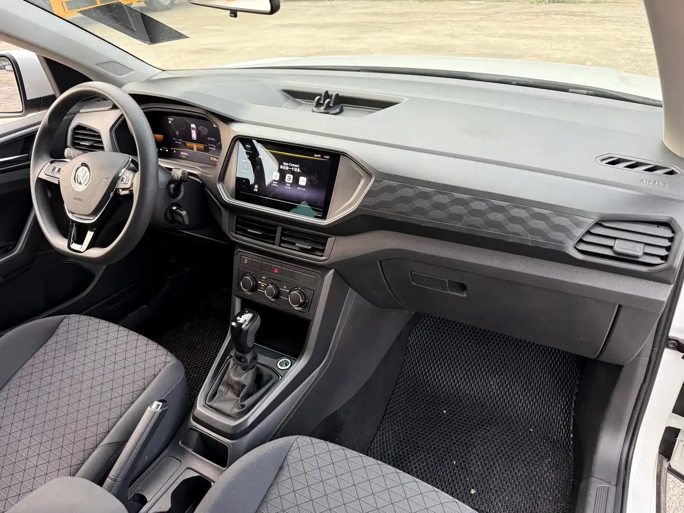 Volkswagen T-Cross 2023 Facelift 1.5L Automatic Trend Edition фото 8