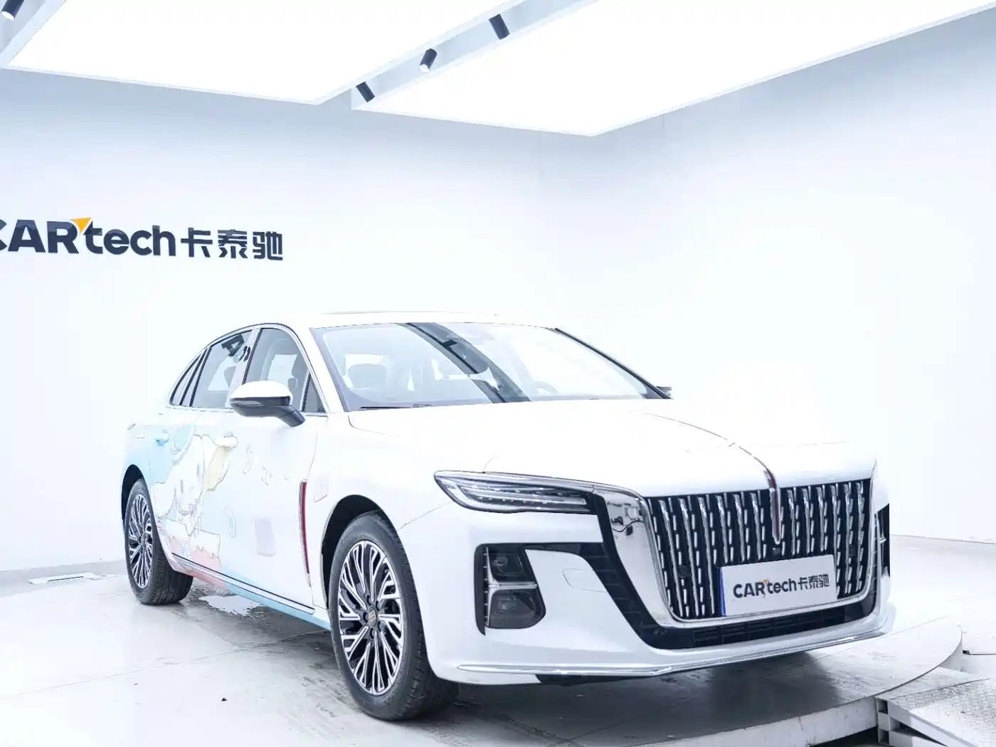 Hongqi H5 2025 2.0T Automatic Flag Celebration 500,000 Units Anniversary Edition фото 8