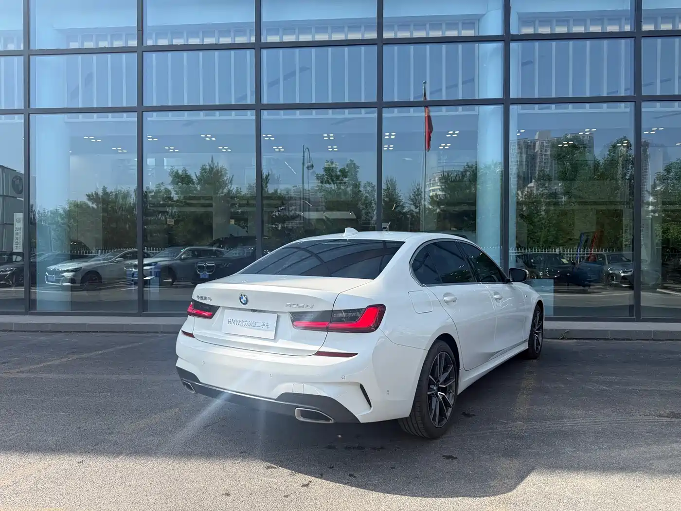 BMW 3 Series 2021 325Li M Sport Package фото 7