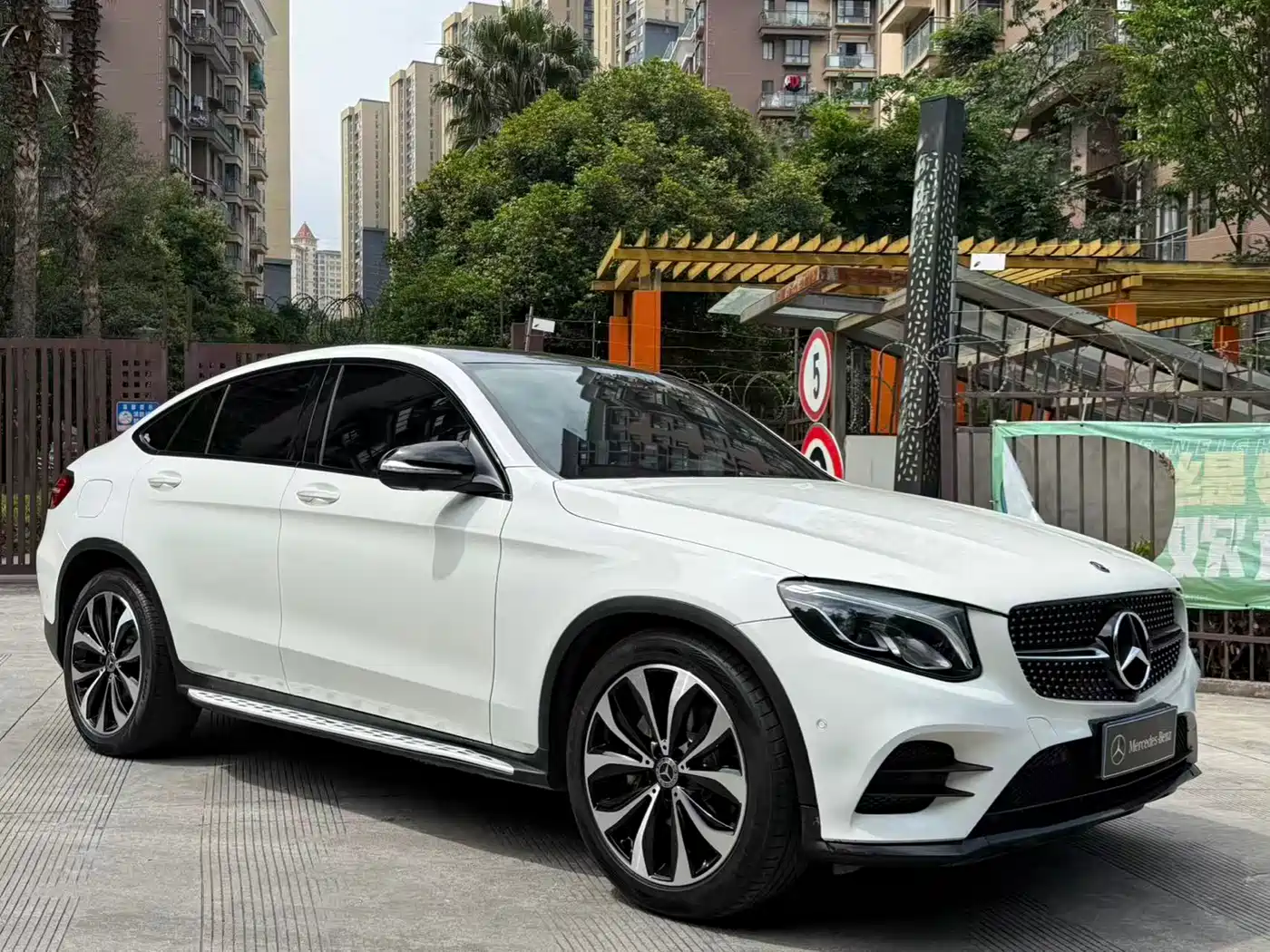 Mercedes-Benz GLC Coupe 2018 GLC 260 4MATIC Coupe SUV фото 2
