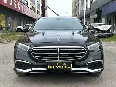 Mercedes-Benz E