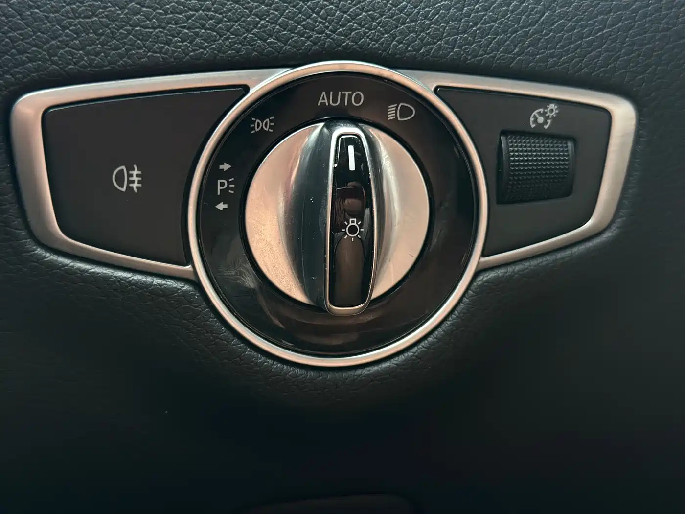 Mercedes-Benz E-Class 2020 Model E 260 L Sport фото 17