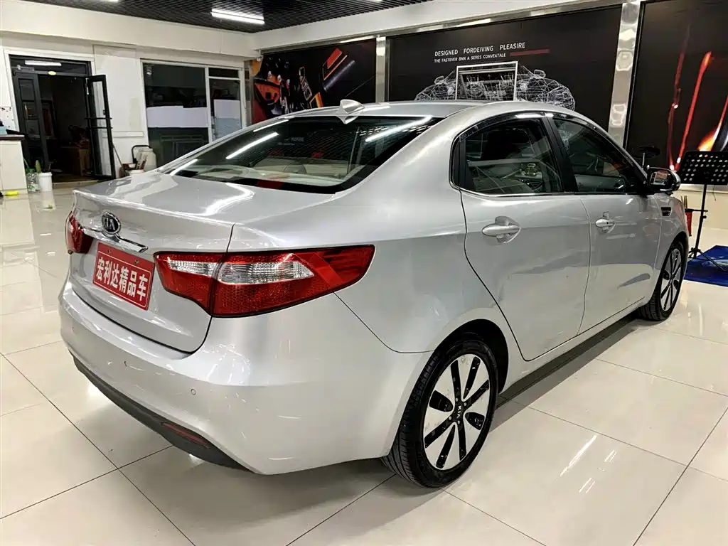 Kia K2 2012 Sedan 1.6L AT Premium Commemorative Edition фото 12