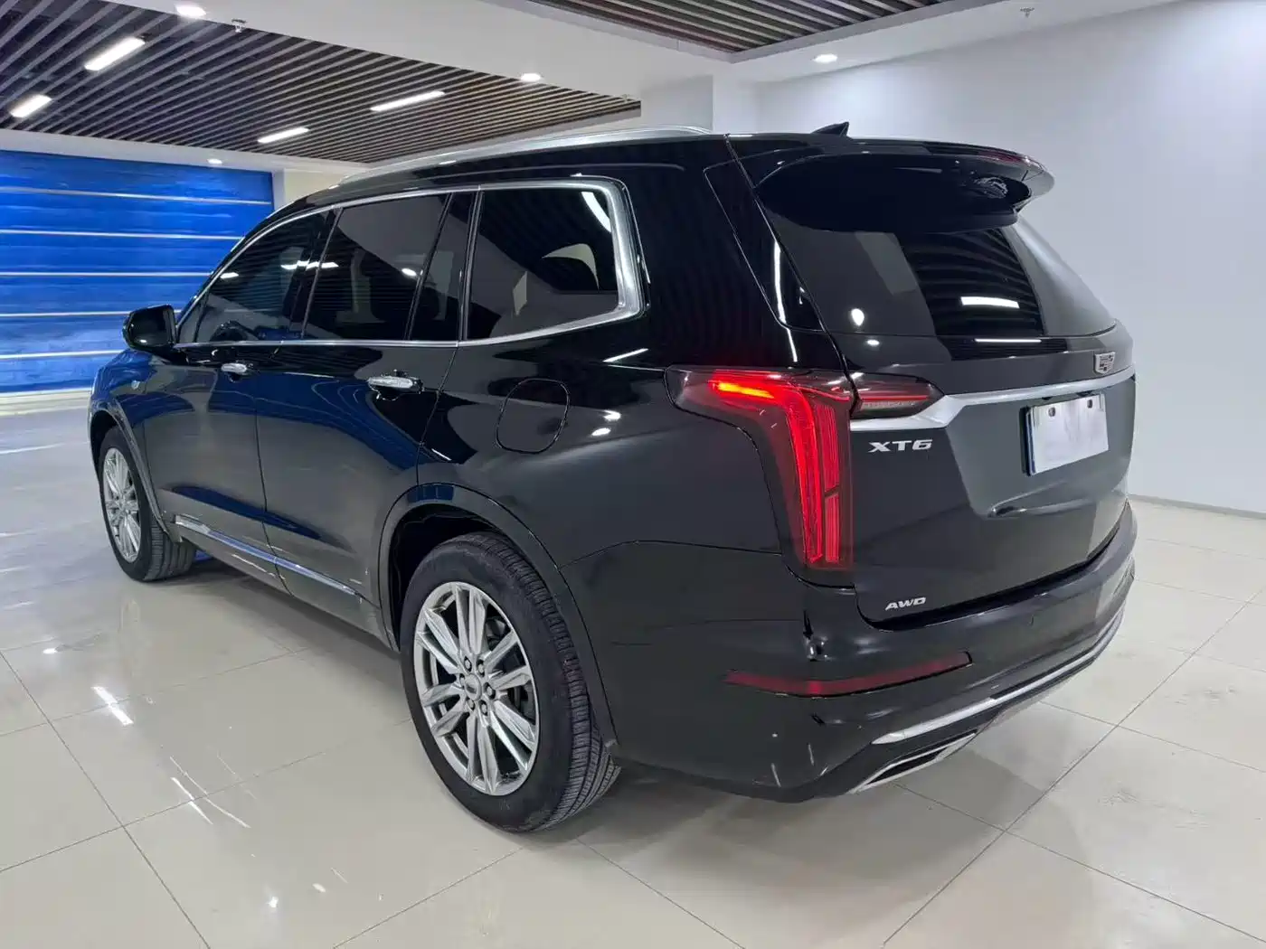 CADILLAC XT6