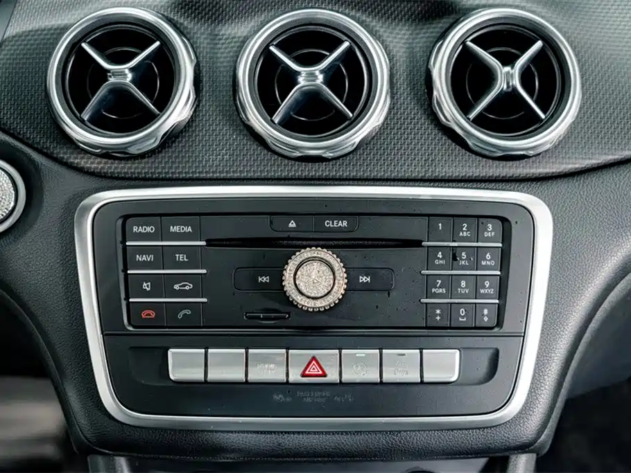 Mercedes-Benz GLA 2017 GLA 200 Dynamic фото 13