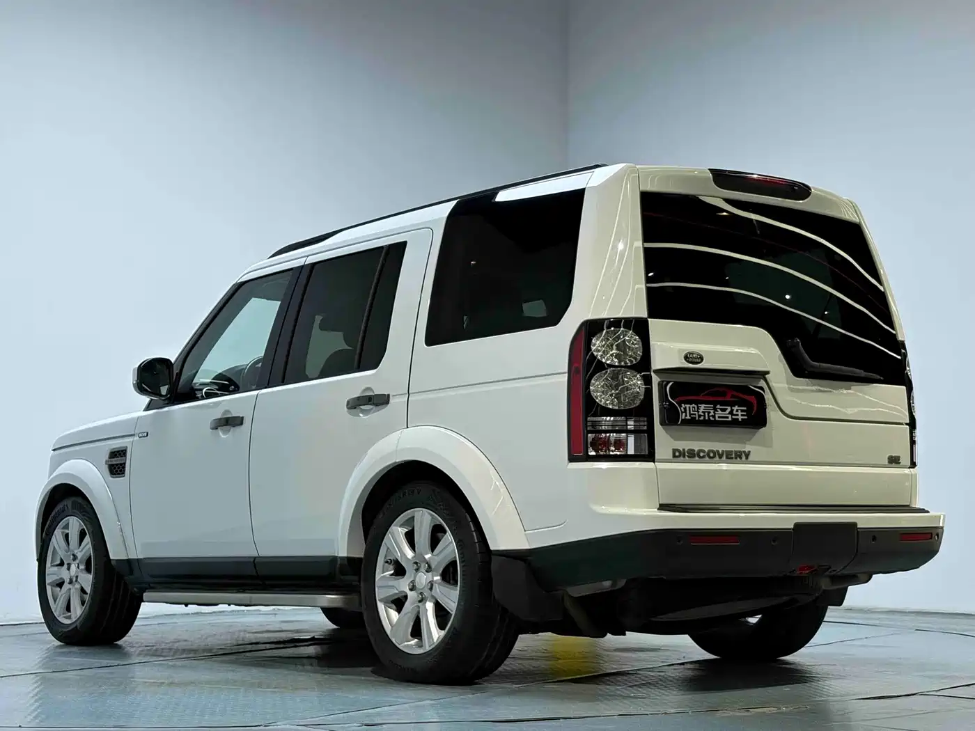 Фото 18 - Land Rover Discovery