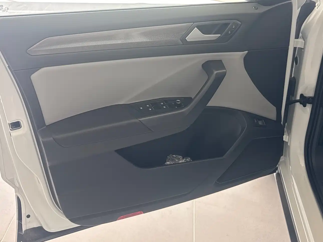 VOLKSWAGEN T-ROC EXPLORING SONGS