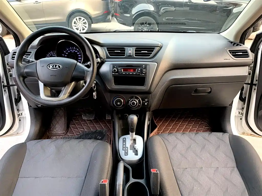 Kia K2 2012 Sedan 1.4L AT GLS Commemorative Edition фото 6