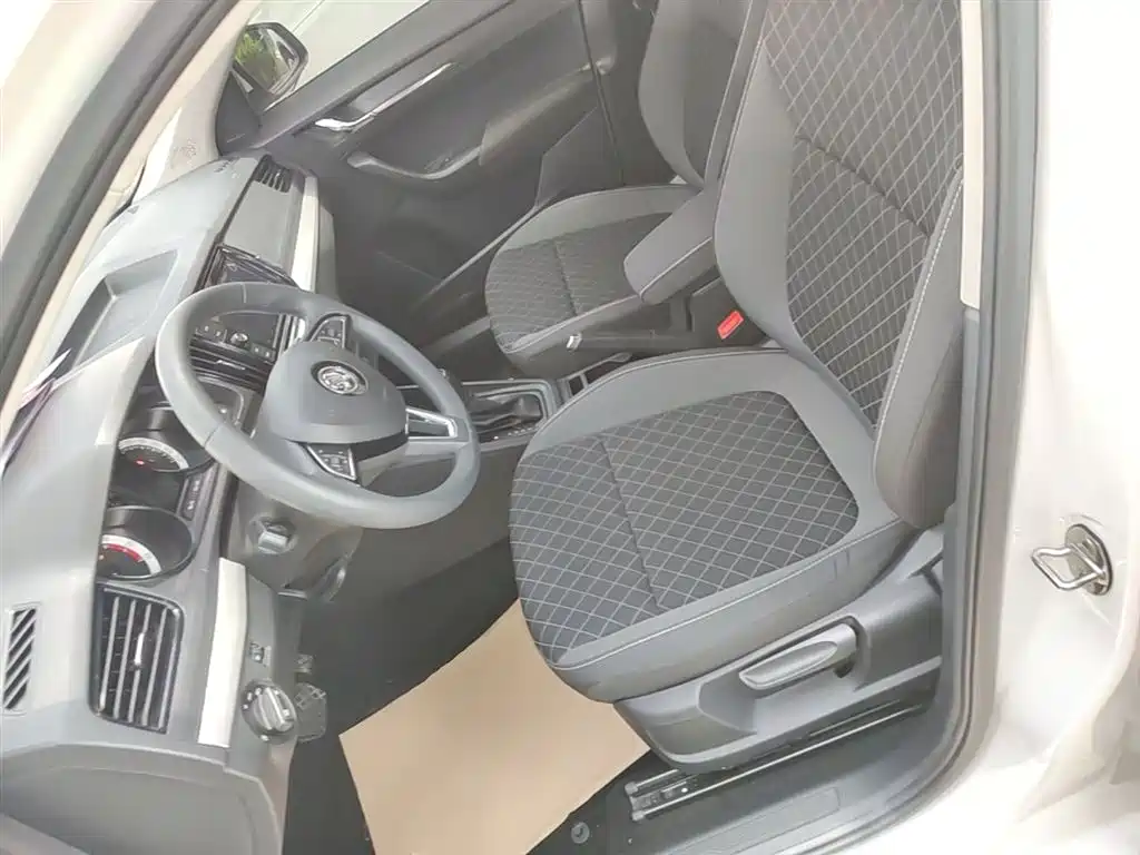 SKODA KOMICK