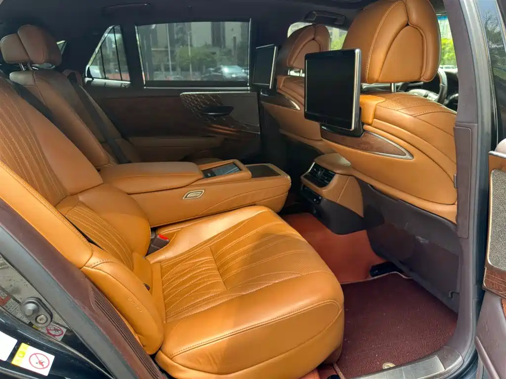 Lexus LS 2018 500h Executive Edition China V фото 12