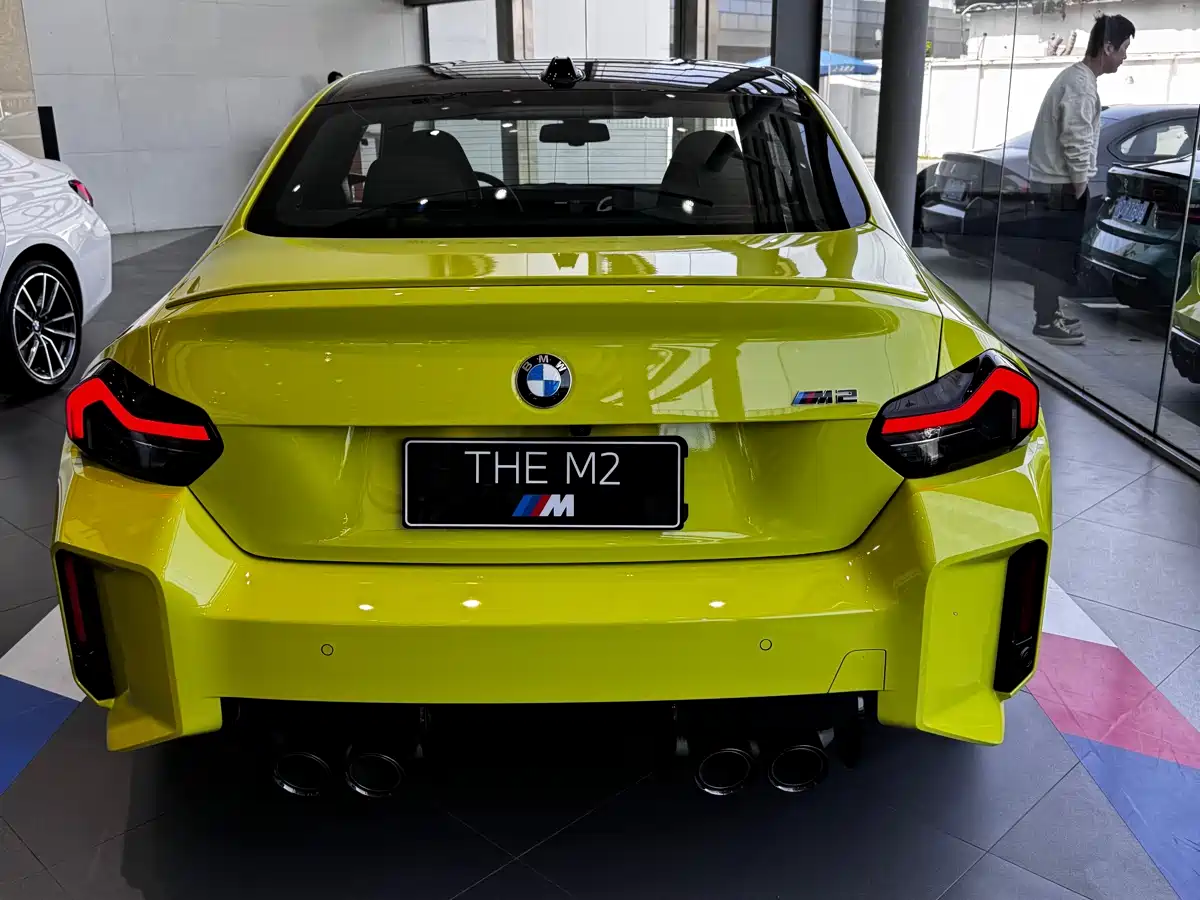 BMW M2 2024 M2 фото 8