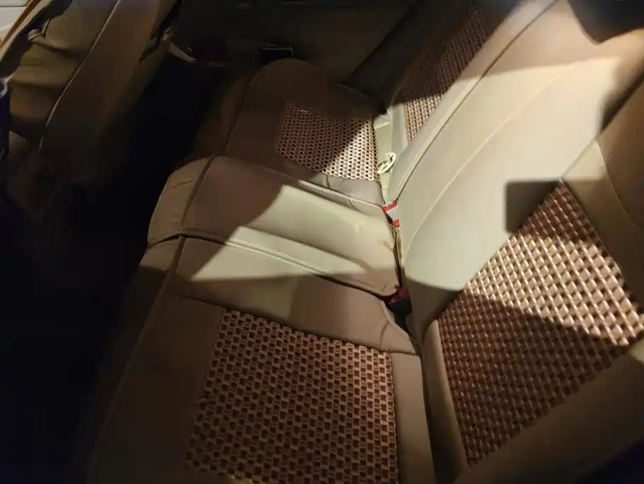 Photo 11 - Peugeot 408