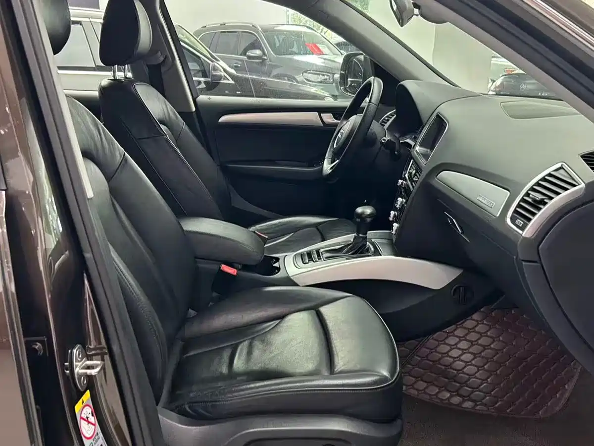 Audi Q5 2015 40 TFSI Technology фото 8
