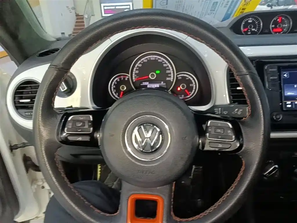 Volkswagen Beetle 2015 280TSI фото 11