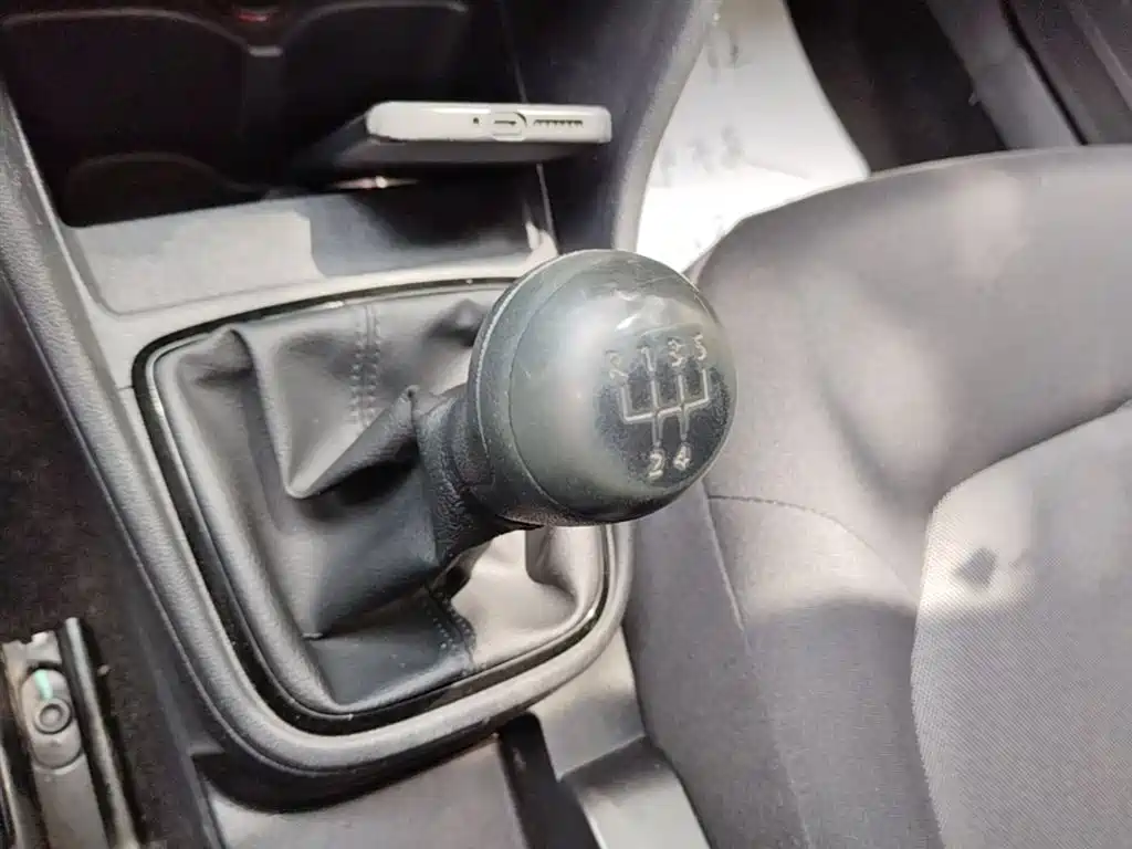 Volkswagen Jetta 2015 Quality Edition 1.4L Manual Fashion фото 14
