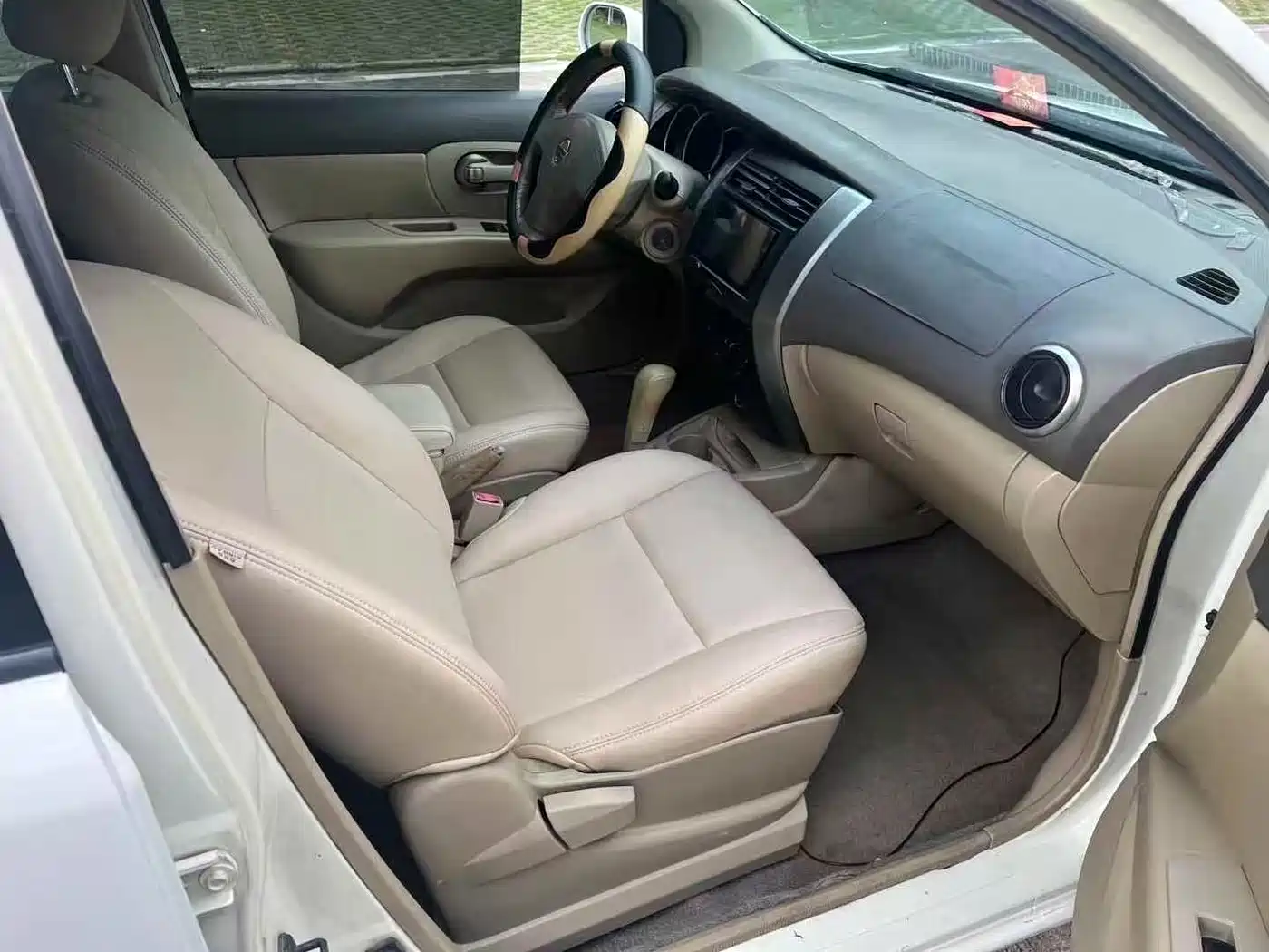 Nissan Livina 2007 2007 Model 1.6L Automatic Multi-function Type