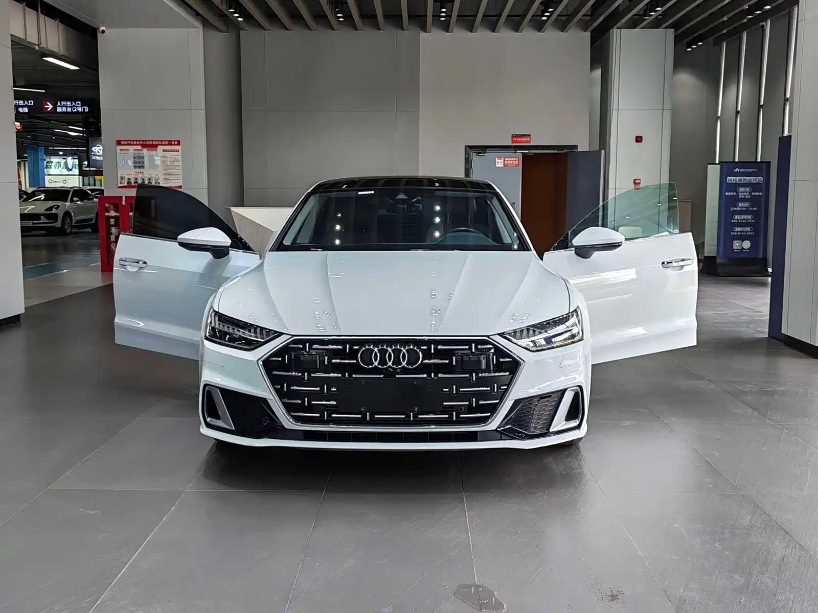Фото 4 - Audi A7L