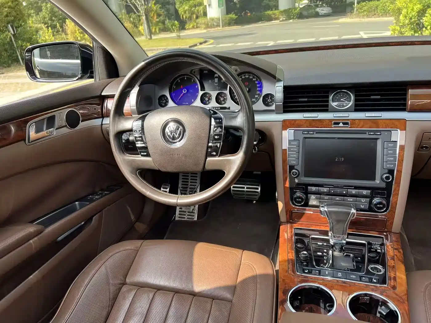 Volkswagen Phaeton 2014 3.0L Business Edition фото 22