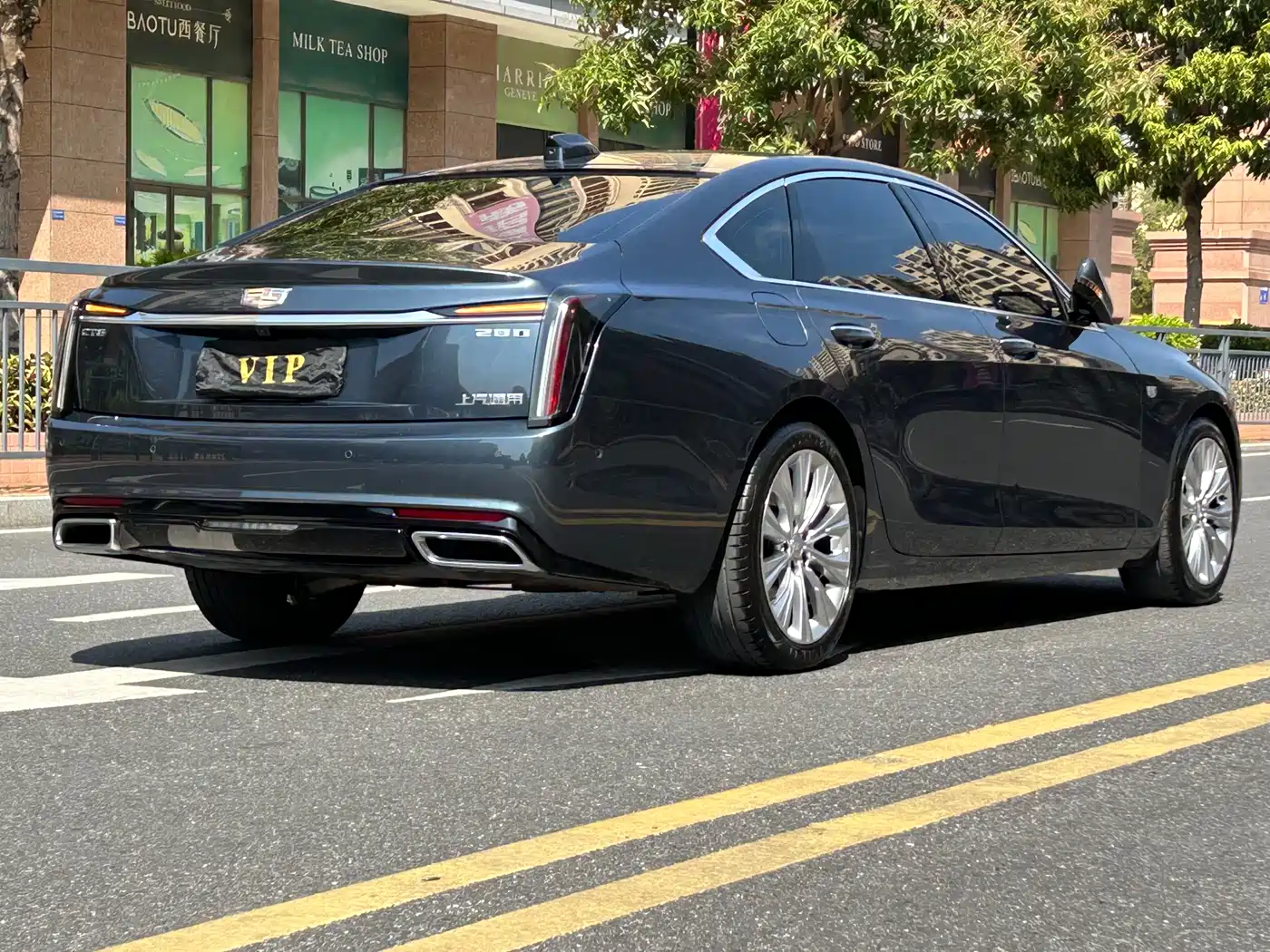 CADILLAC CT6