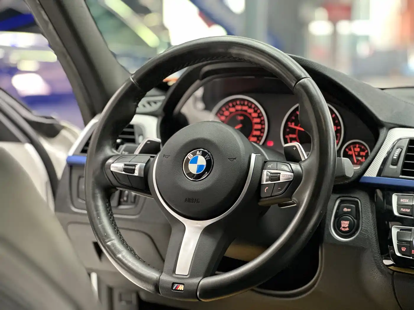 BMW 3 Series 2018 320i M Sport Package фото 10