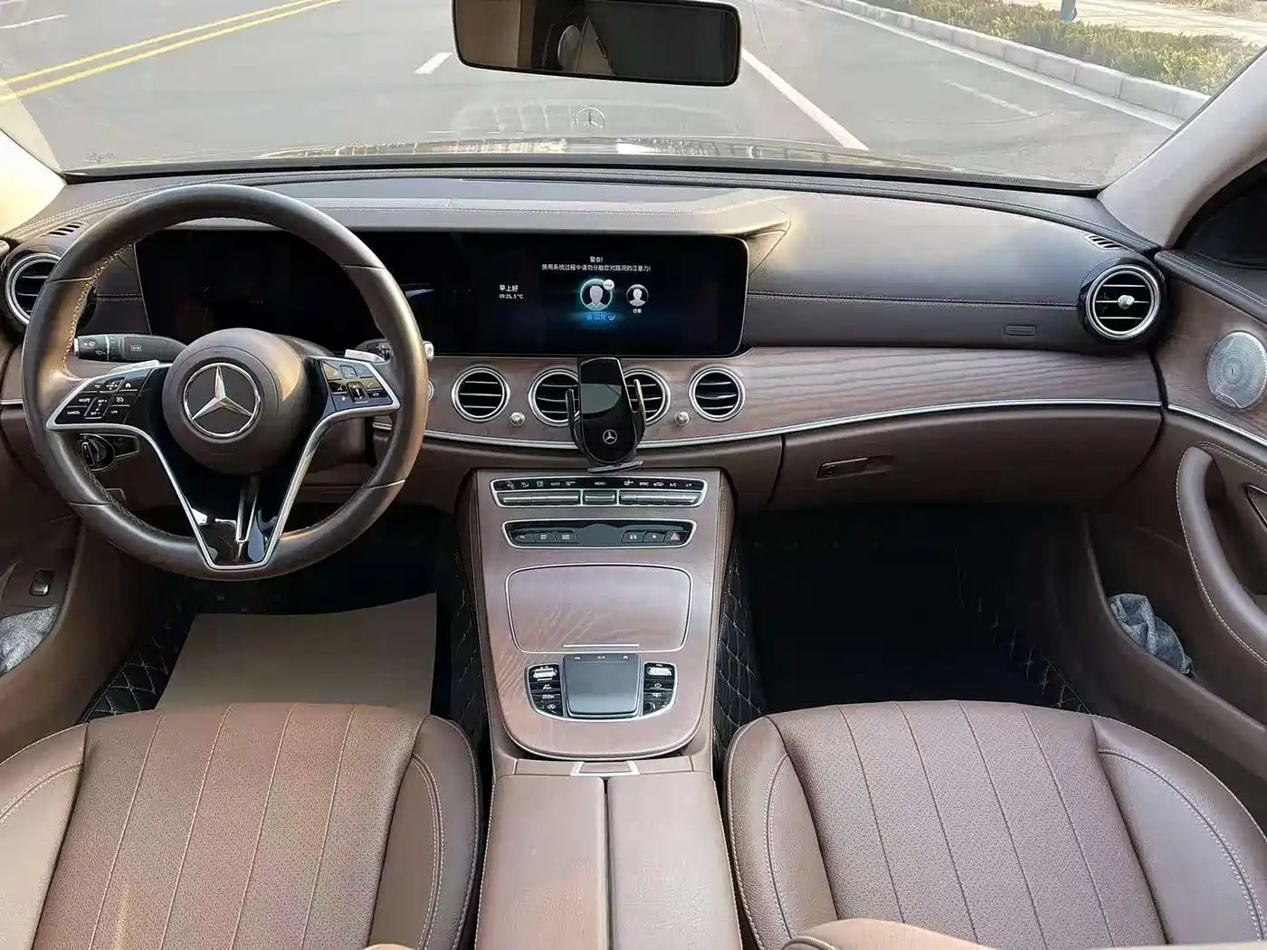 Mercedes-Benz E-Class 2021 E 300 L Luxury фото 7